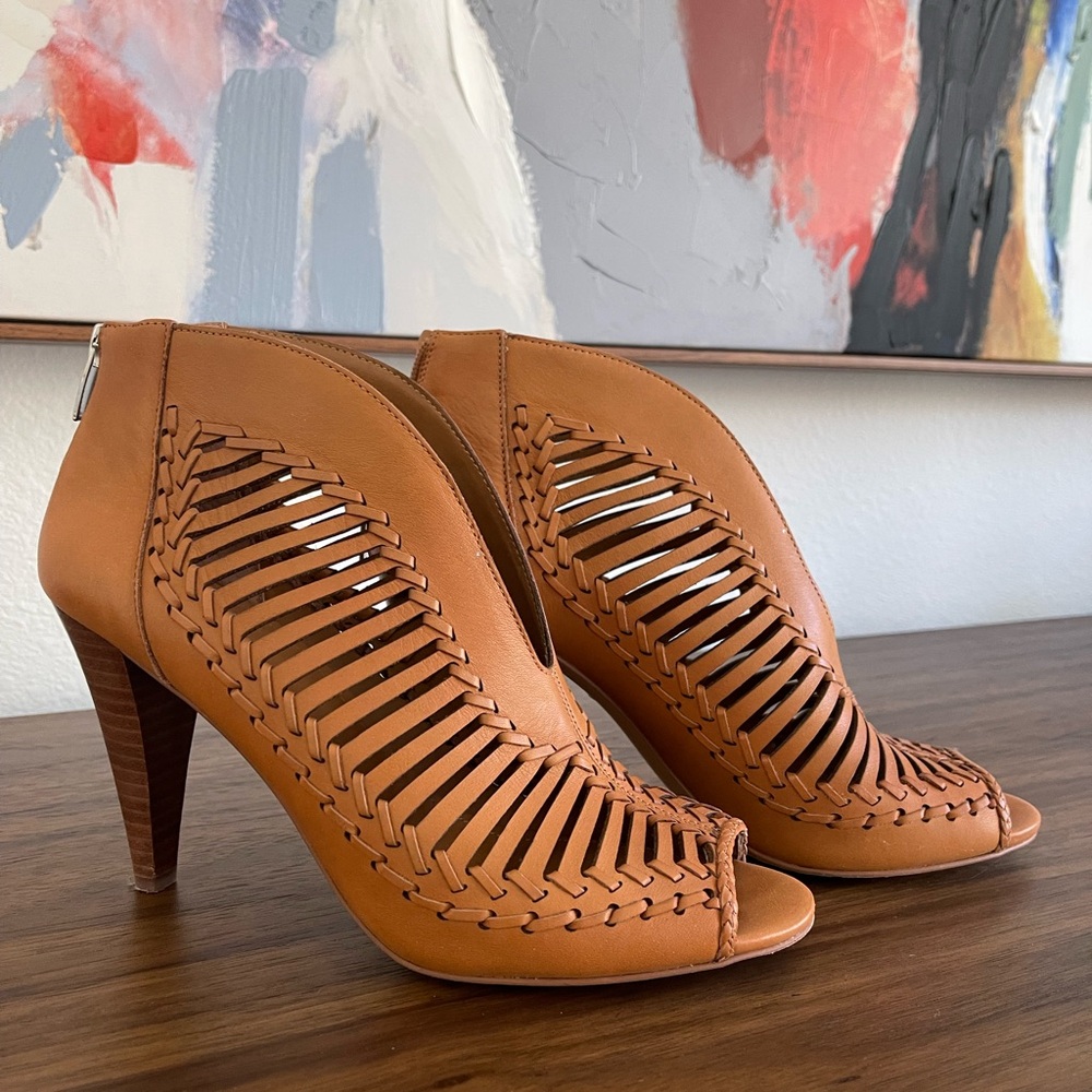 Vince Camuto genuine leather open toe shoe